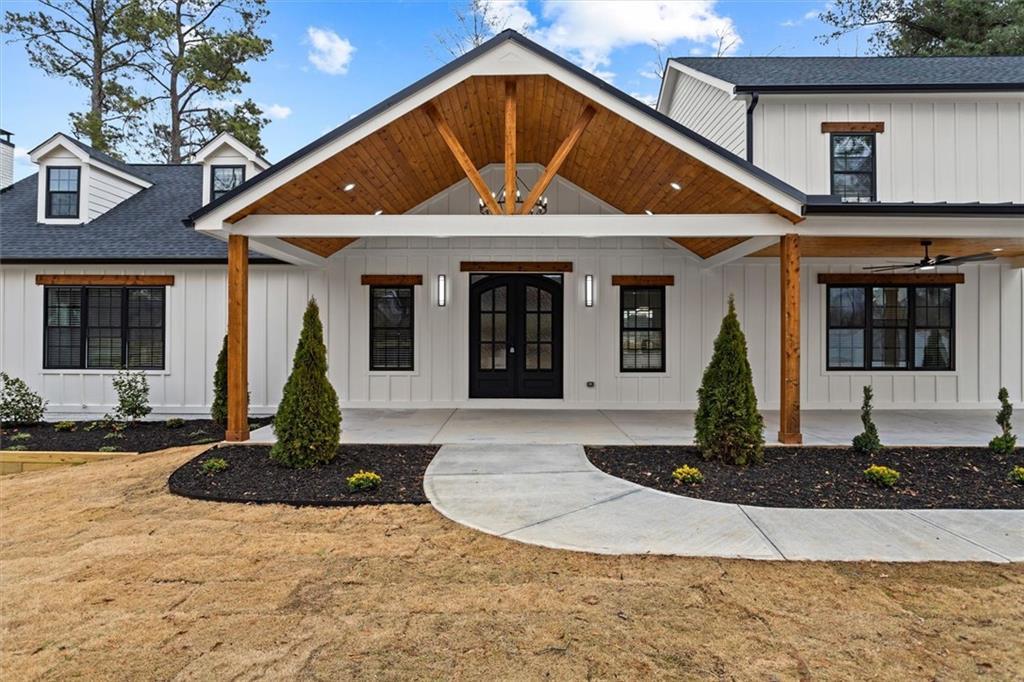 11505 Elkins Rd., Roswell, GA 30076