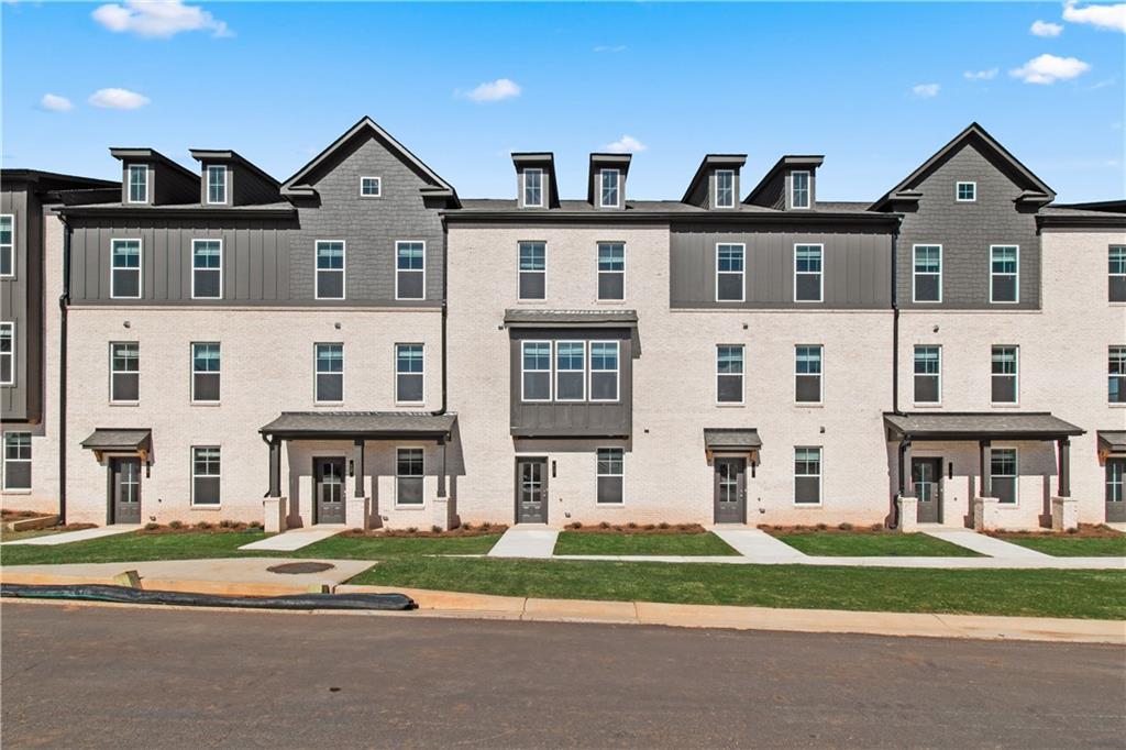 2608 Daybreak Ln., Newnan, GA 30265