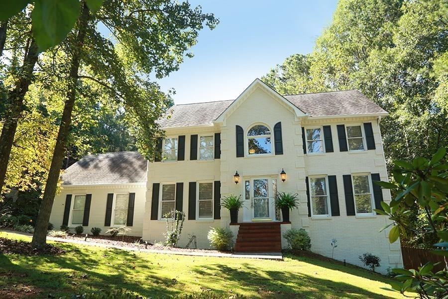 809 Pinehurst Dr., Woodstock, GA 30188