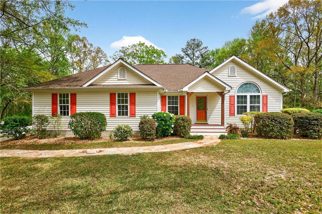 185 Lowell Dr., Sharpsburg, GA 30277