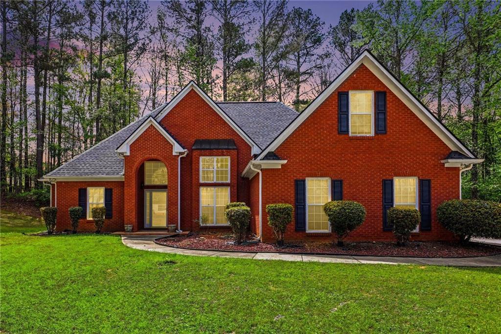 1041 Olive Dr., Hampton, GA 30228