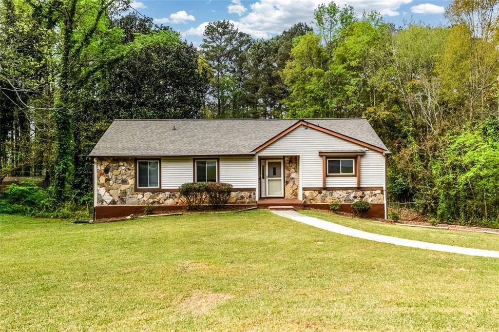 3844 Scarsborough Dr., Lawrenceville, GA 30044