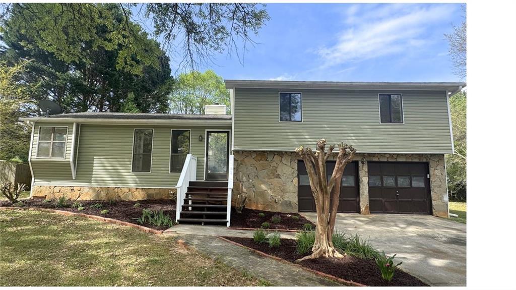 1287 Candlelite Ln., Snellville, GA 30078