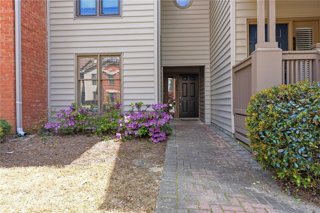 507 Garden Ct., Atlanta, GA 30328