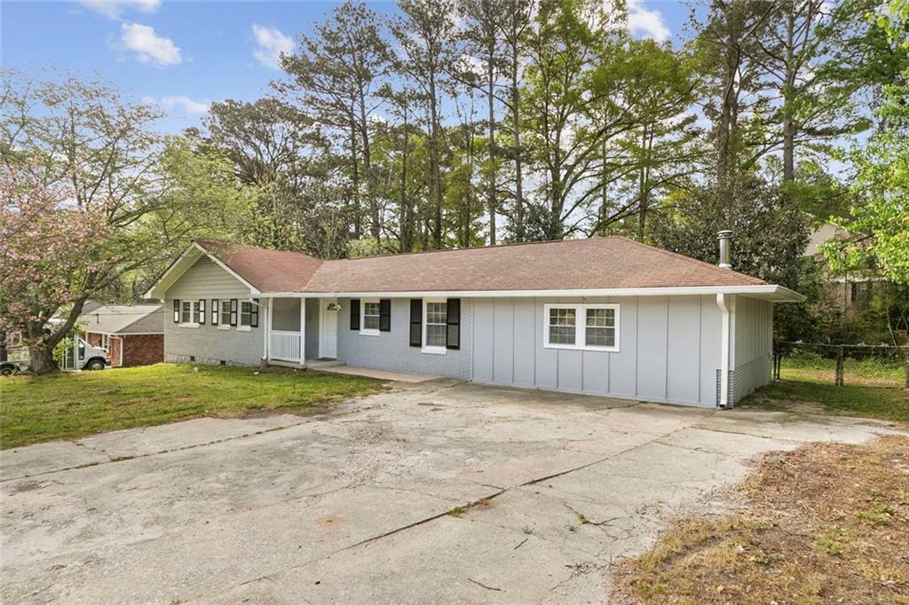 431 Pineridge Rd., Forest Park, GA 30297