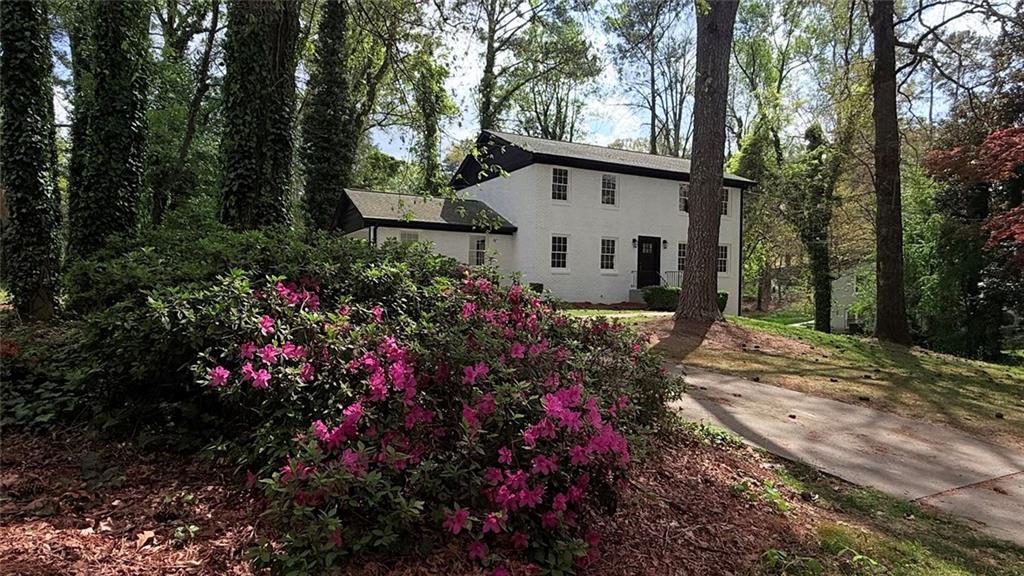 1344 Oakcrest Dr., Atlanta, GA 30311