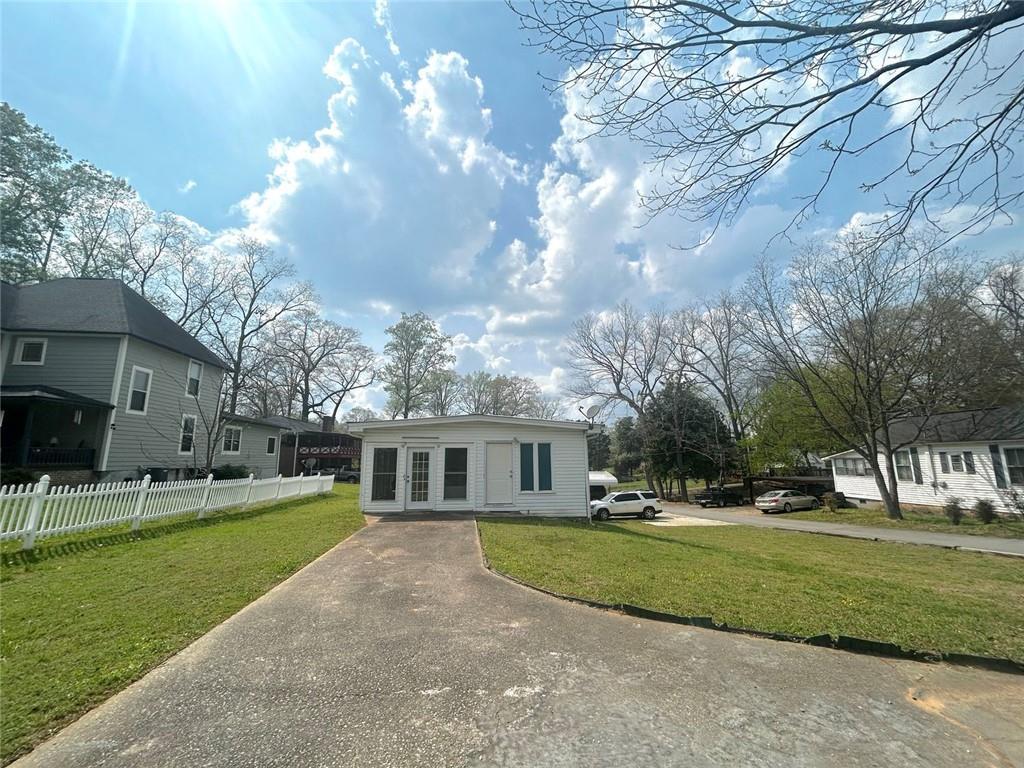 148 Robertson Ave., Tallapoosa, GA 30176