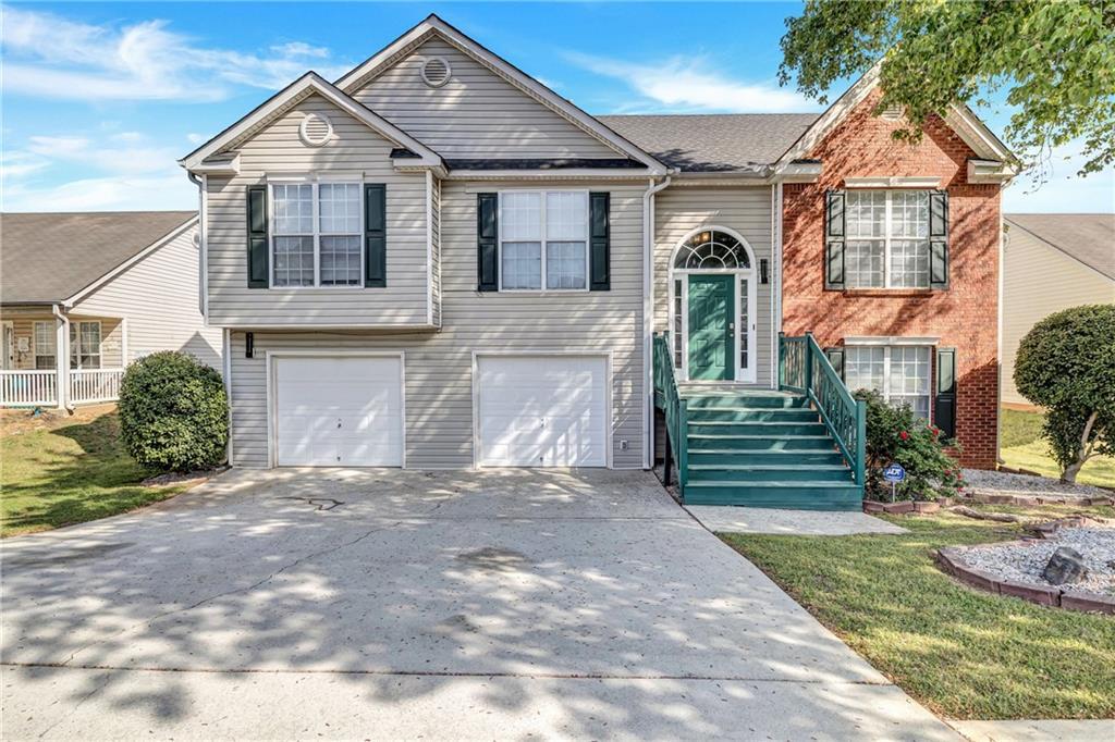 3322 Waggoner Pl., Rex, GA 30273