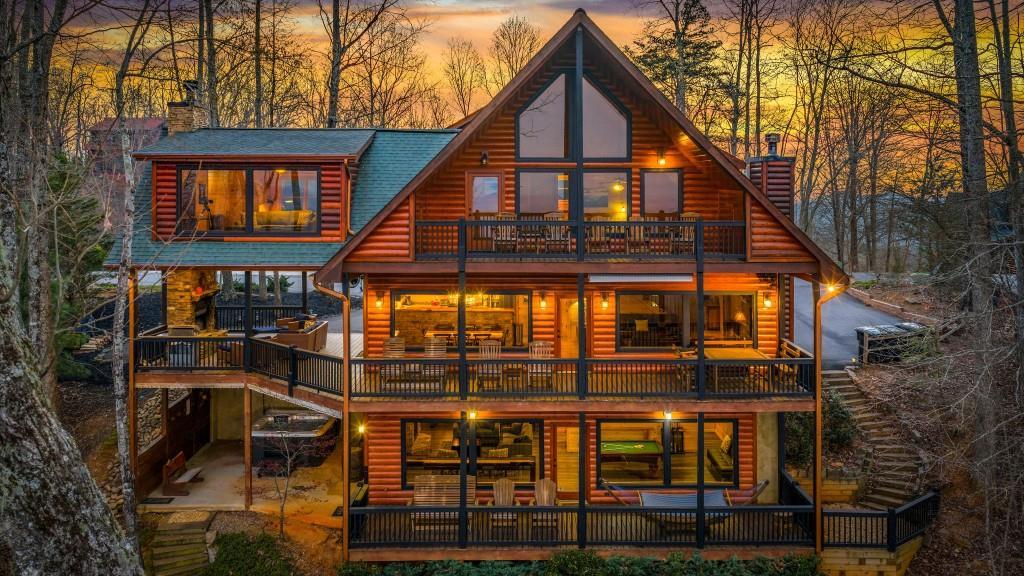 176 Katahdin Dr., Mineral Bluff, GA 30559