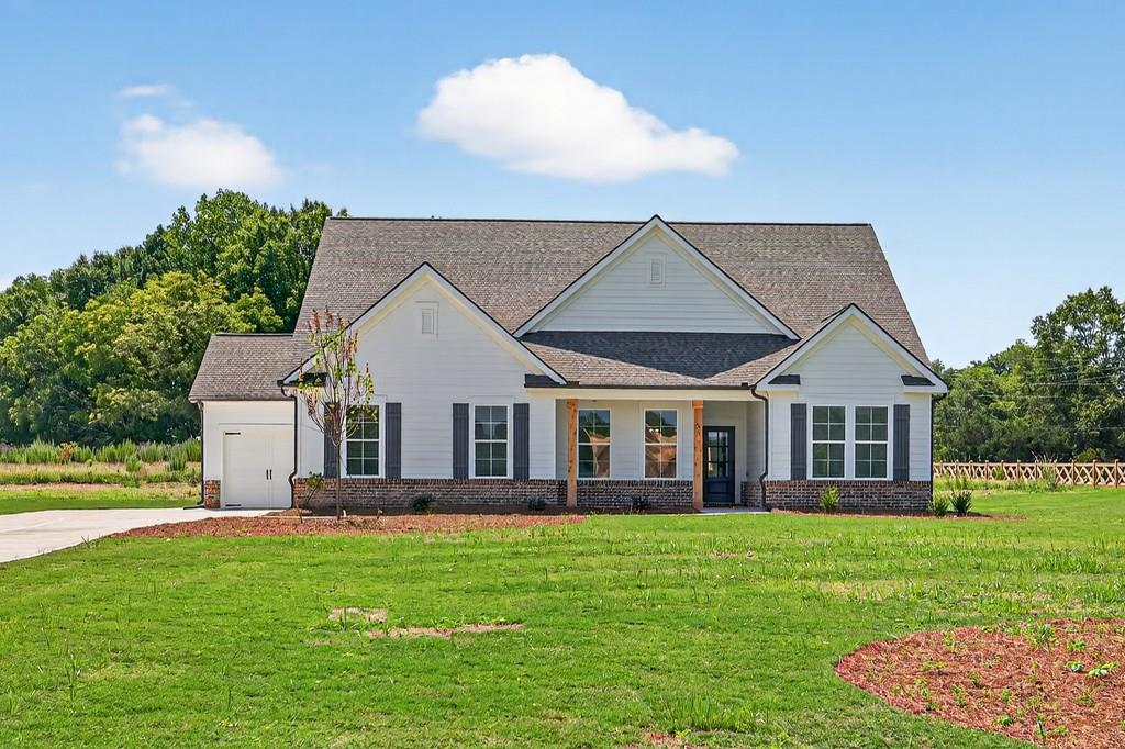 37 Cherokee Ct., Good Hope, GA 30641