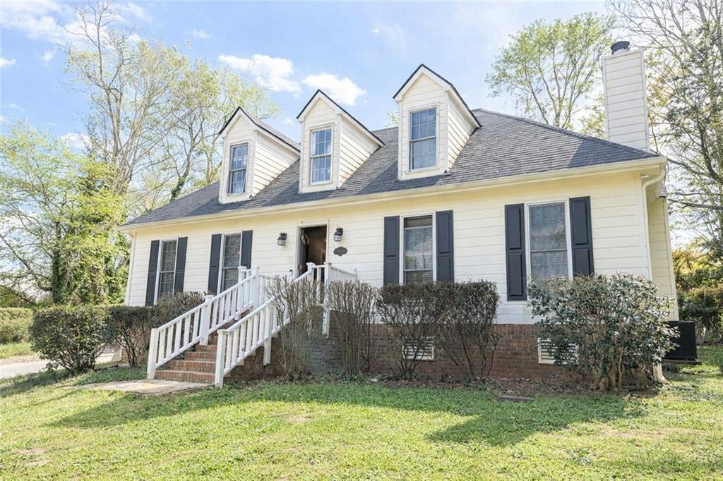 500 Clear Lake Ln., Suwanee, GA 30024