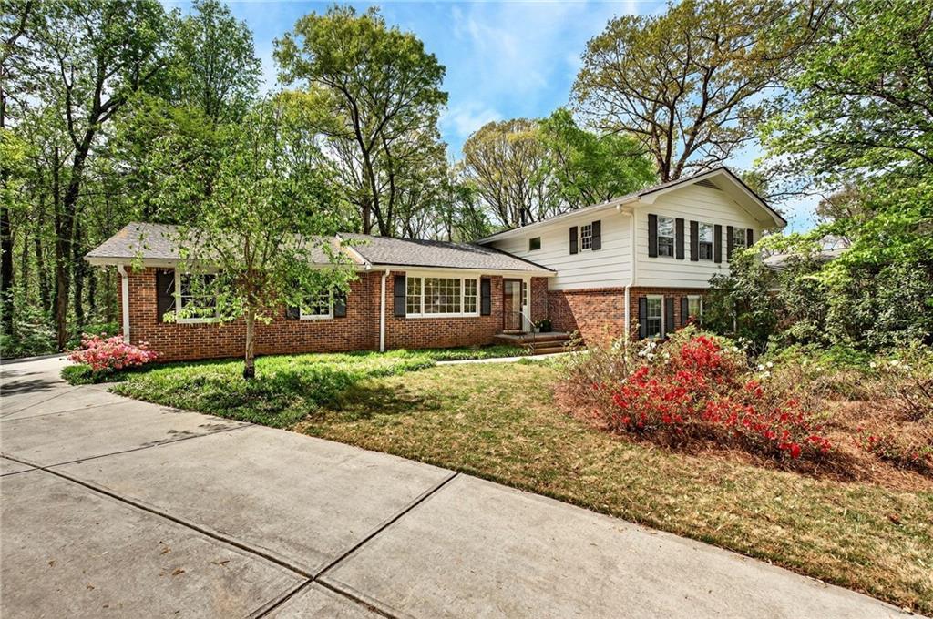 5208 Sanlee Ln., Atlanta, GA 30360