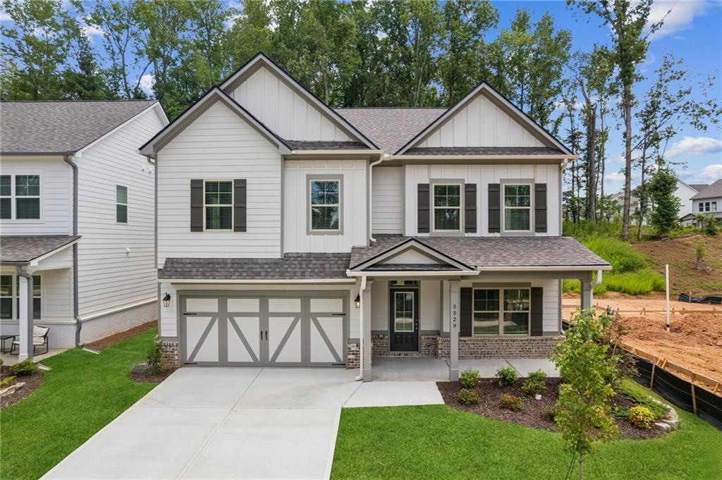 5556 Keswick Dr., Flowery Branch, GA 30542