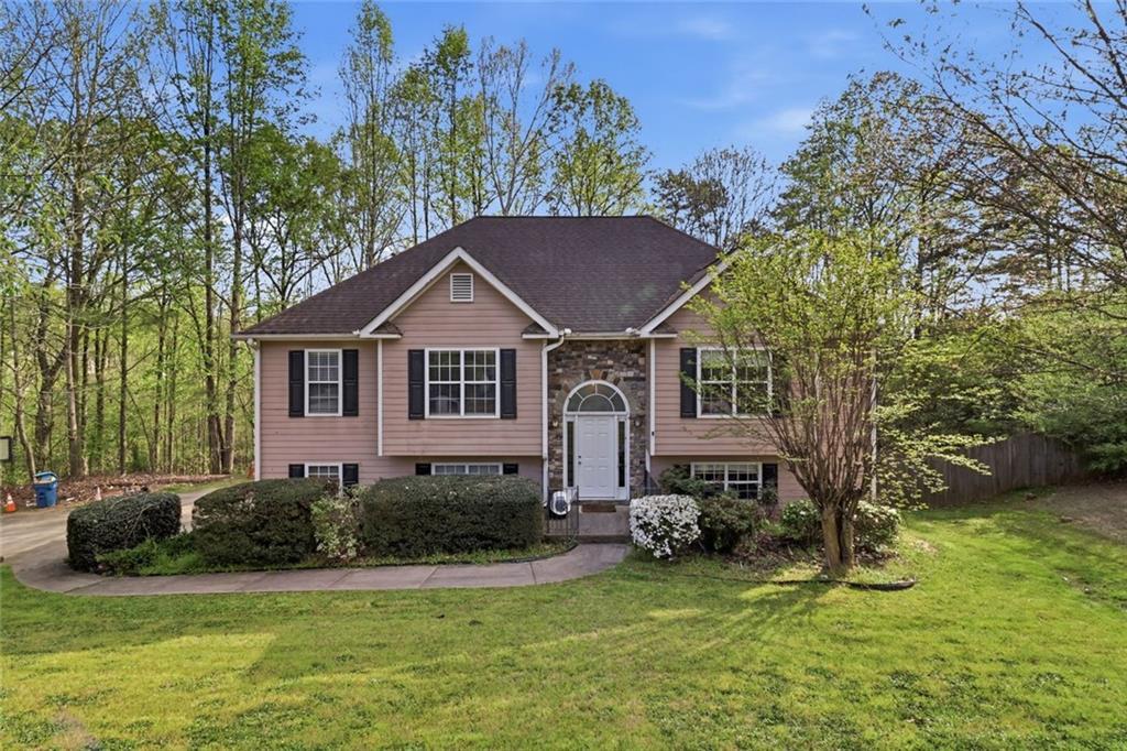 1235 Smoke Hill Ln., Hoschton, GA 30548