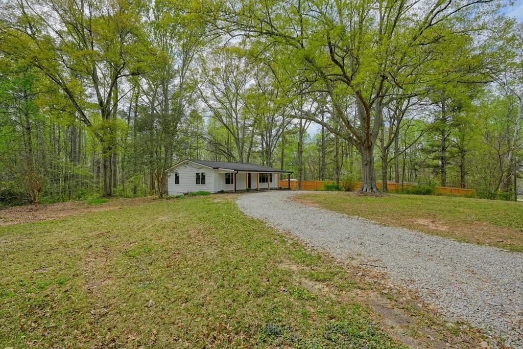 117 Chester Harris Dr., Dallas, GA 30132