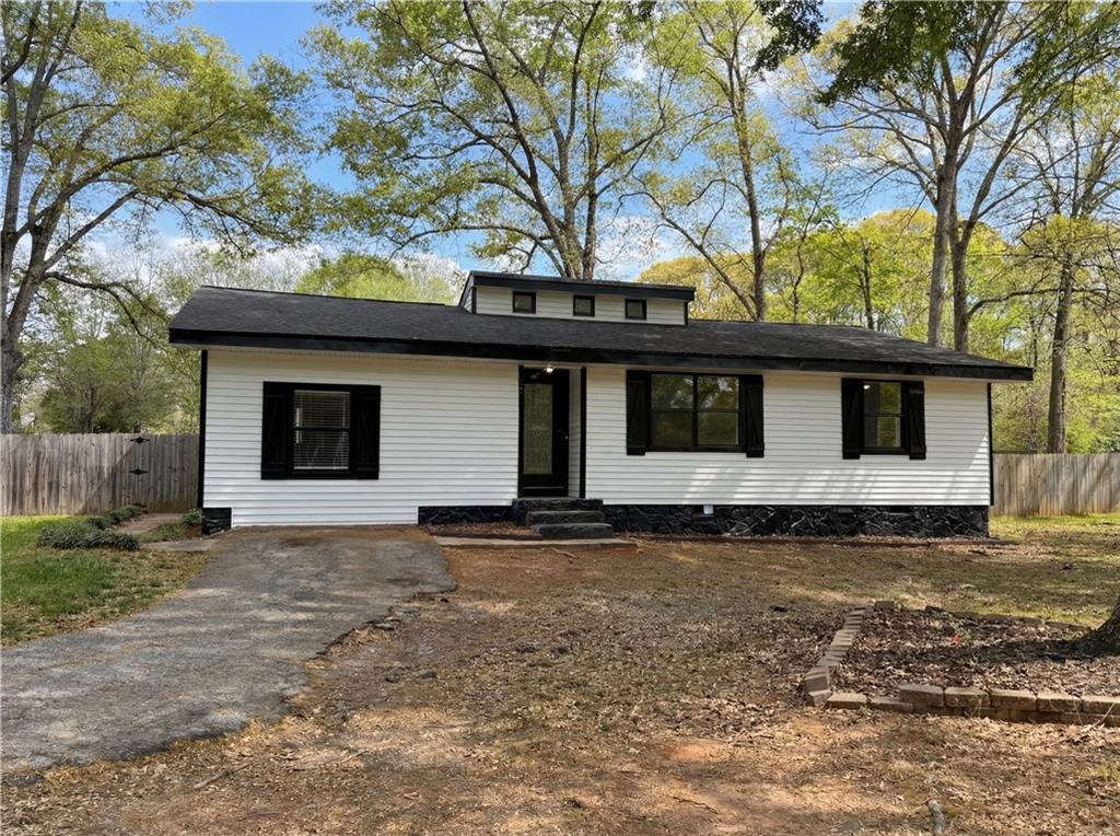 85 Hidden Forest Rd., Covington, GA 30014