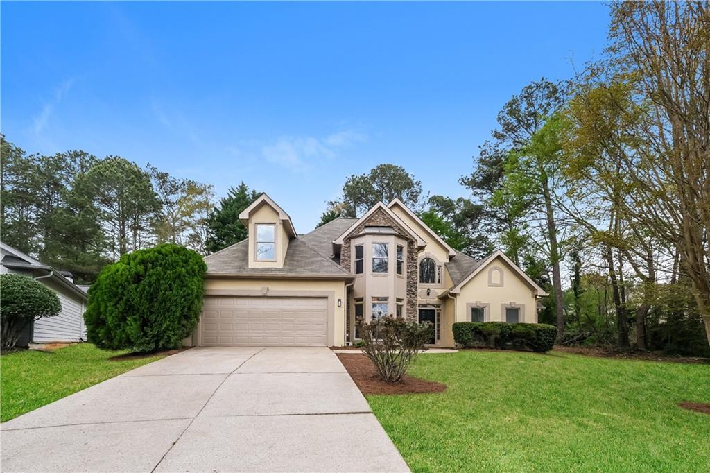 566 Shadow Oaks Dr., Stone Mountain, GA 30087