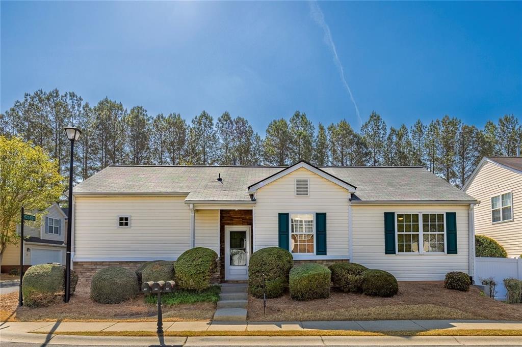 631 Windcroft Cir., Acworth, GA 30101