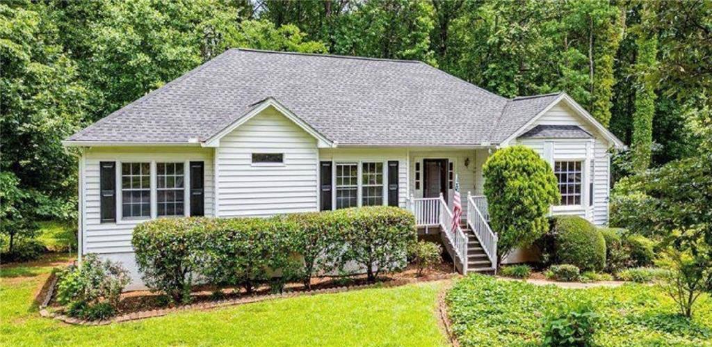 567 Leah Dr., Powder Springs, GA 30127