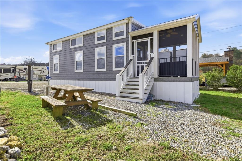 102 Mountain Meadows Dr., Morganton, GA 30560