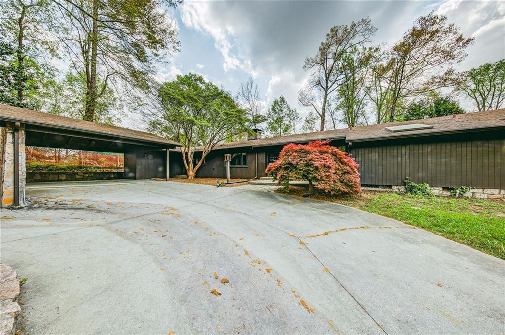 378 Hillside Dr., Atlanta, GA 30342