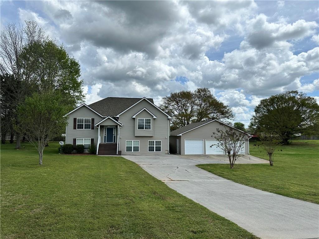 2334 Frettiesburg Dr., Rockmart, GA 30153