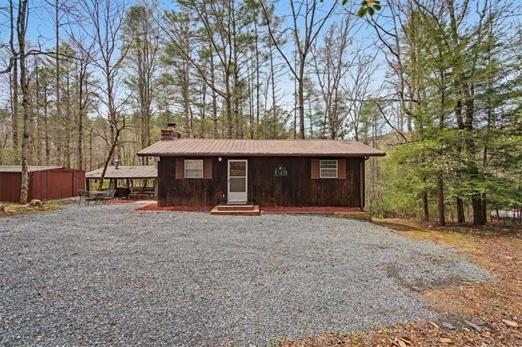 68 Hawk Ln., Ellijay, GA 30540