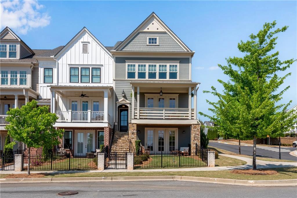 917 S On Main Dr., Woodstock, GA 30188