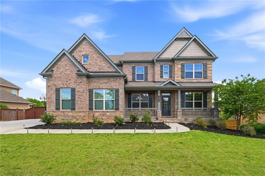 304 Cochin Dr., Woodstock, GA 30188