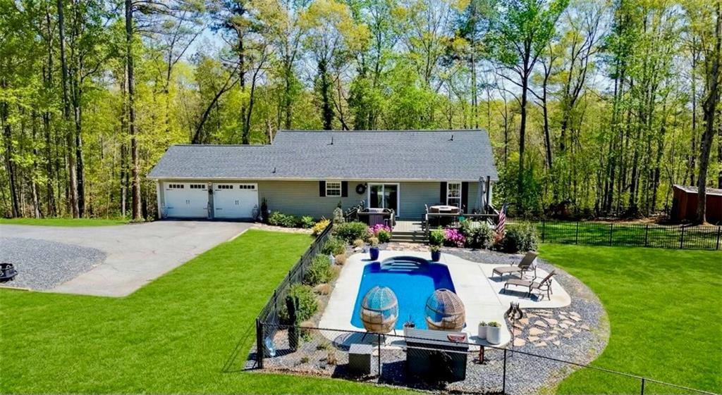 430 Valley Rd., Dawsonville, GA 30534