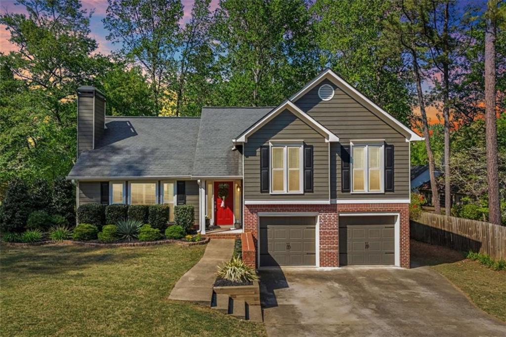 649 Radford Cir., Woodstock, GA 30188