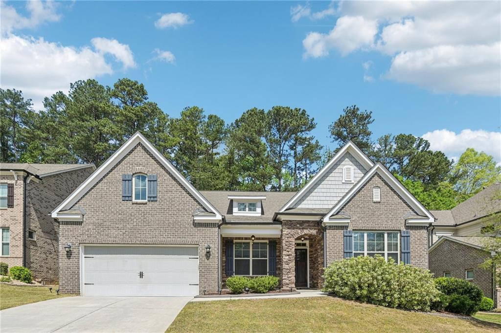 330 La Perla Dr., Sugar Hill, GA 30518