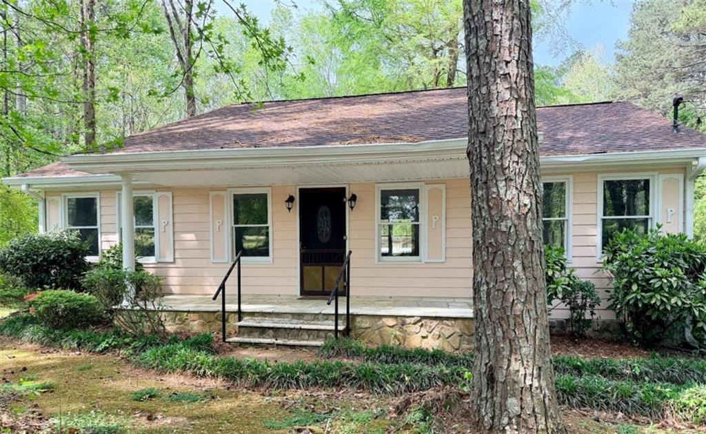 1129 Cave Springs Rd., Douglasville, GA 30134