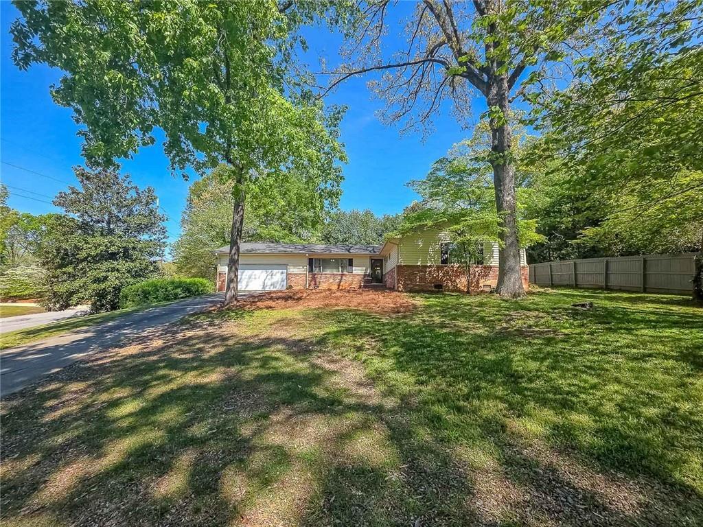 636 Holly Dr., Gainesville, GA 30501