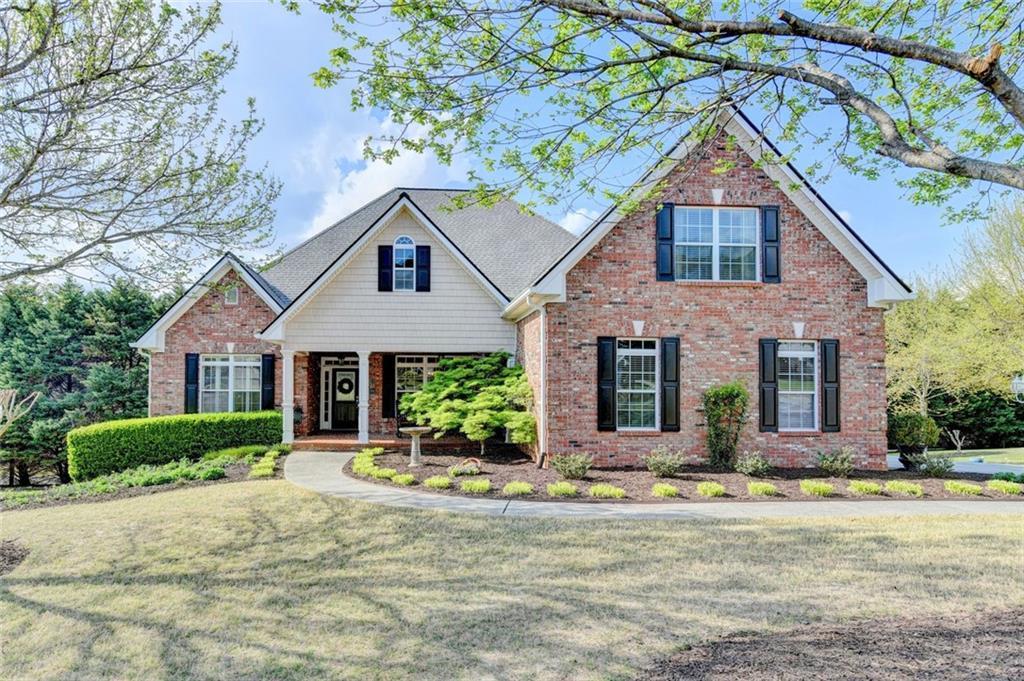 517 Sandy Cove Dr., Loganville, GA 30052