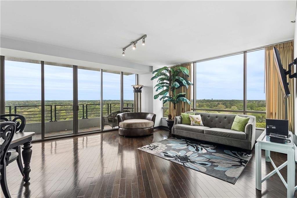 700 Park Regency Pl. #2002, Atlanta, GA 30326