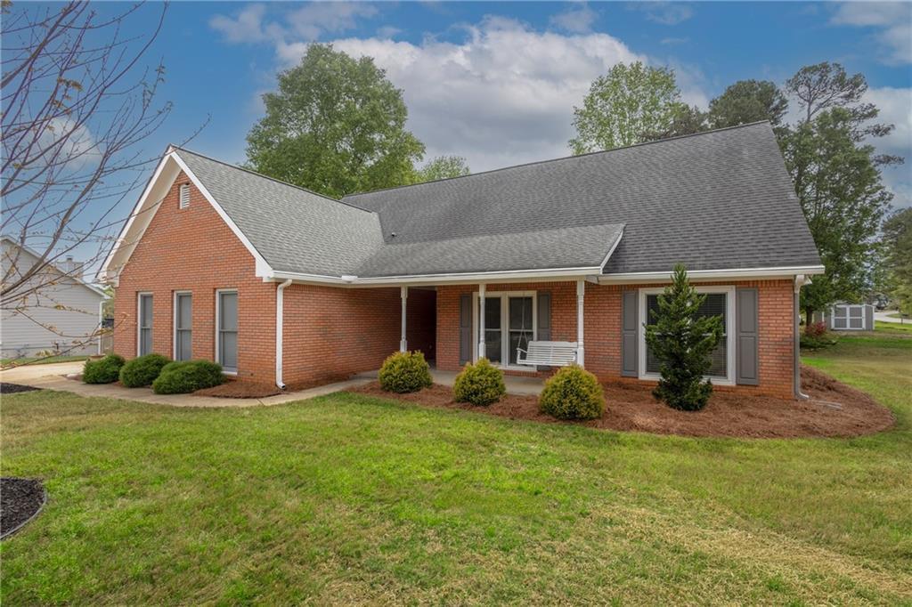 5602 Ivy Green Dr., Buford, GA 30518