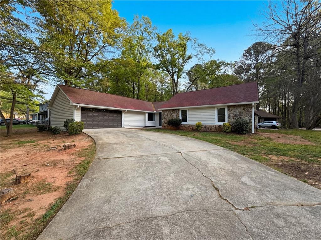 1430 Stoneleigh Hill Rd., Lithonia, GA 30058