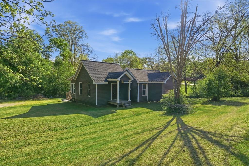 382 Main St., Talmo, GA 30575