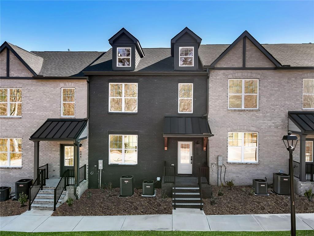 634 Oakleaf Grove Ln., Sugar Hill, GA 30518