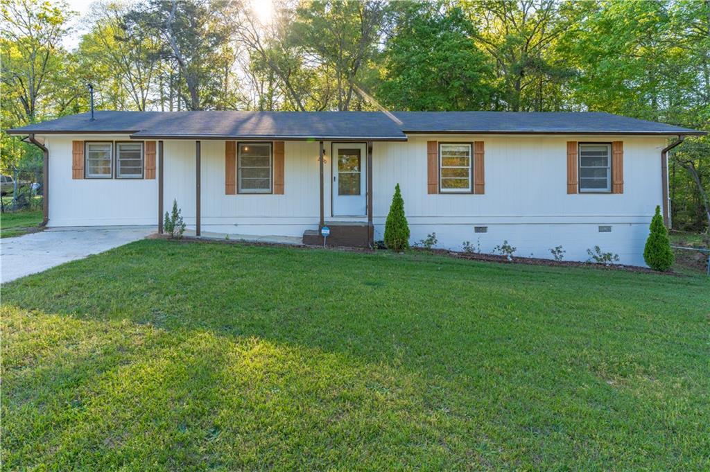 2290 Pinetree Ln., Conyers, GA 30012