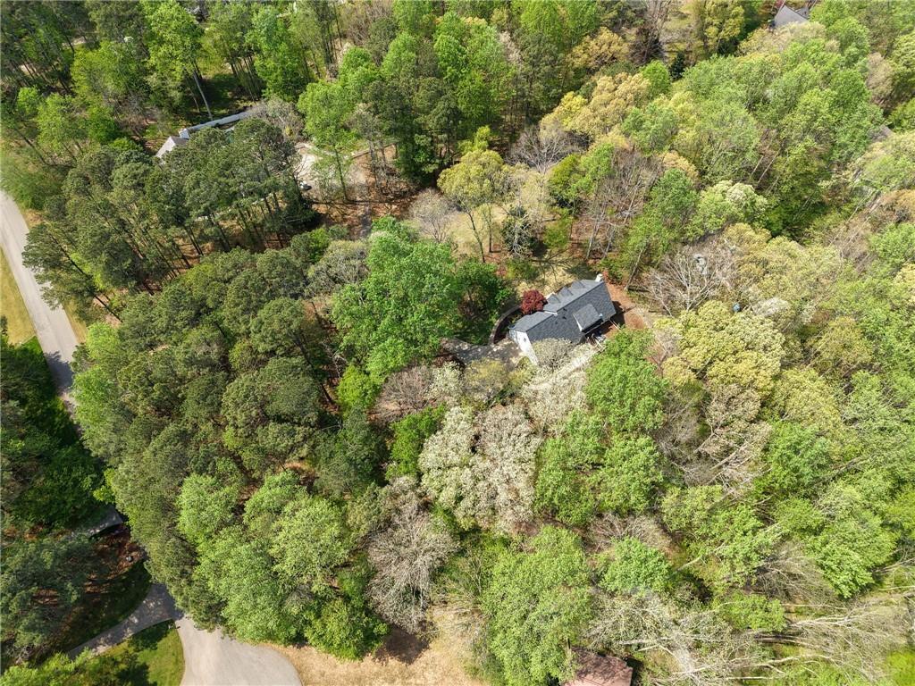 502 Riverview Ct., Woodstock, GA 30188