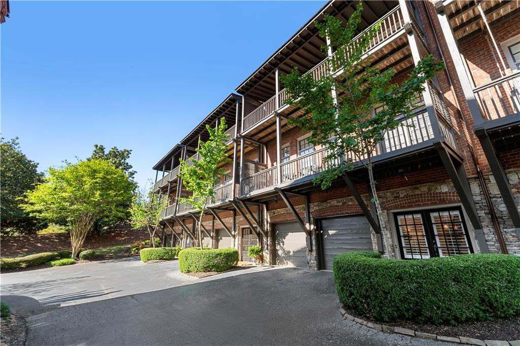 225 Founders Mill Ct., Roswell, GA 30075