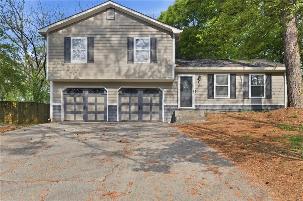 1169 Dustin Ct., Stone Mountain, GA 30088