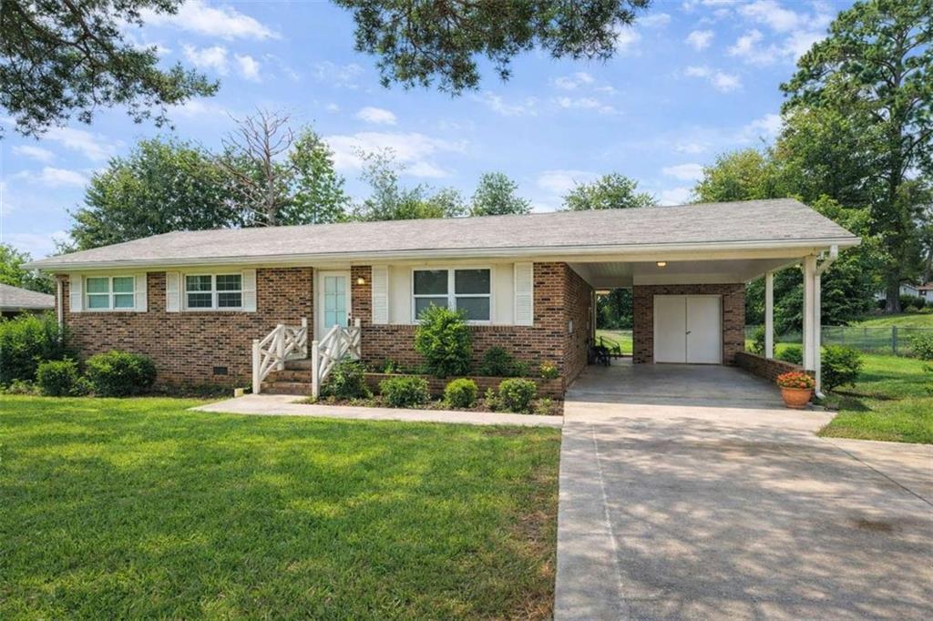 615 Peachtree Dr., Thomaston, GA 30286