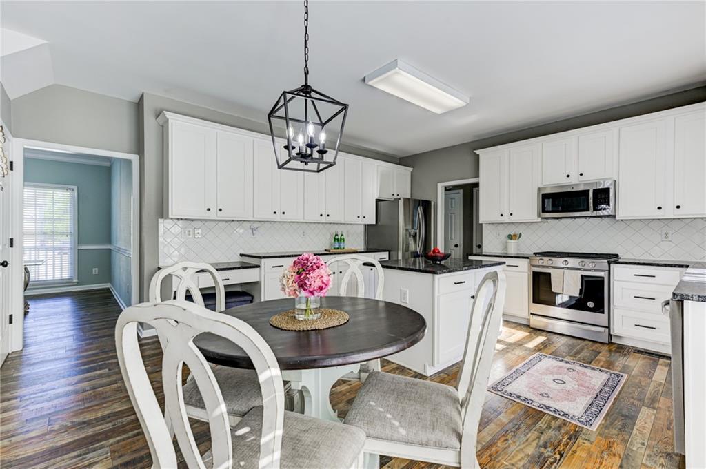 185 Amberbrook Cir., Grayson, GA 30017