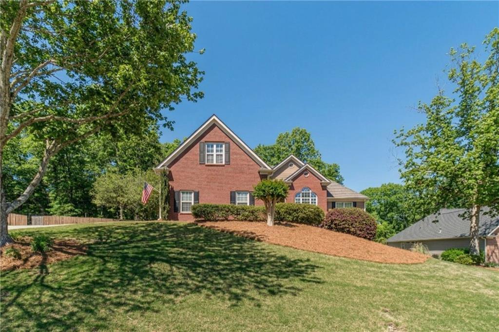 694 Willowwind Dr., Loganville, GA 30052