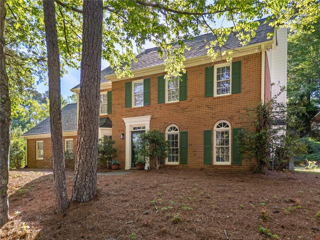 4150 Woodlark Ct., Roswell, GA 30075
