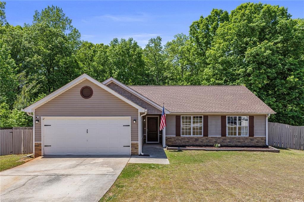 180 Creekside Dr., Grantville, GA 30220