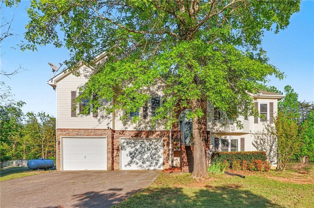 65 Indian Hills Dr., Rydal, GA 30171